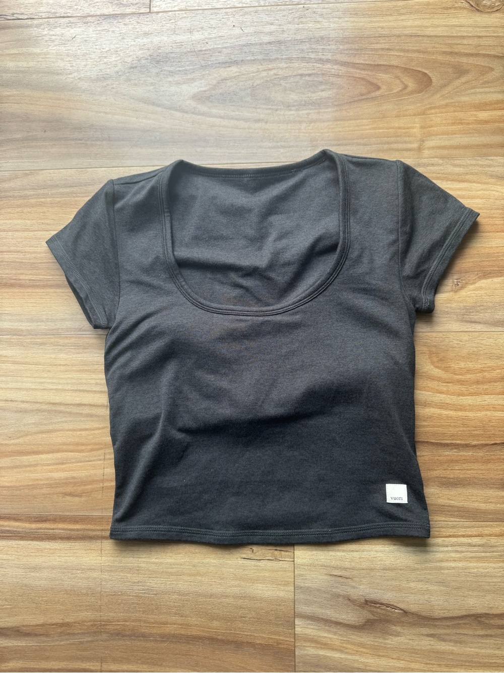 Vuori Black Scoop Neck Short Sleeve